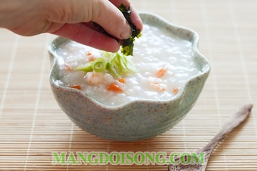 Cách nấu cháo tôm hàn quốc thơm ngon giàu dưỡng chất cho bé yêu và mẹ bầu 6