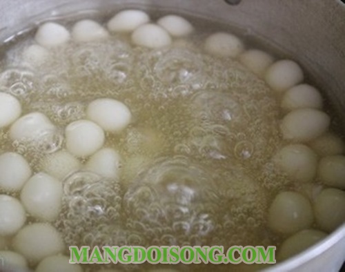 Cách nấu chè nếp lá dứa thơm ngon ngọt ngào dùng làm món tráng miệng hay món ăn vặt ngon 9