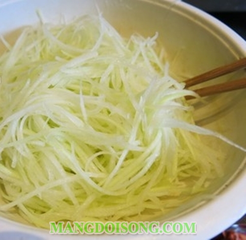 Cách nấu cơm gà hội an ngon đúng điệu theo phương pháp truyền thống của người hội an xưa 4