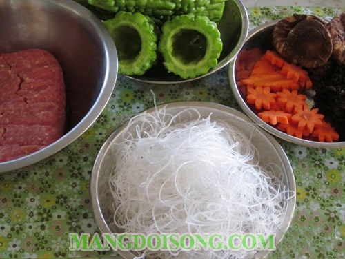 Cách nấu khổ qua nhồi thịt ngon không đắng xanh tươi đẹp mắt ngày tết 1