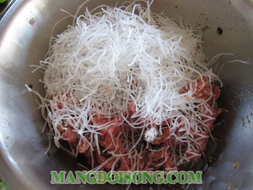 Cách nấu khổ qua nhồi thịt ngon không đắng xanh tươi đẹp mắt ngày tết 3