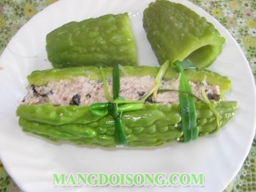 Cách nấu khổ qua nhồi thịt ngon không đắng xanh tươi đẹp mắt ngày tết 6