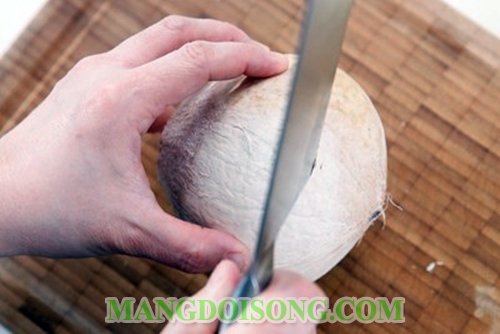 Cách nấu súp nấm tuyết trái dừa ngon thơm mát giải nhiệt cho ngày nóng giúp các mẹ bầu luôn khỏe mạnh 2
