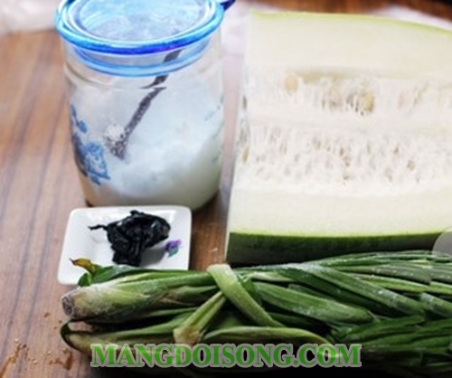 Cách nấu trà bí đao thơm ngon mát gan giải độc tại nhà giống như nước uống đóng lon 1