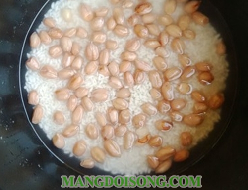 Cách nấu xôi đậu phộng bằng nồi cơm điện thơm ngon dẻo như xôi hông bằng xửng 4