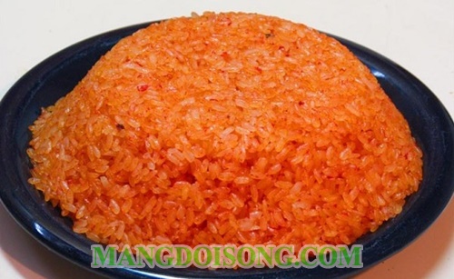 Cách nấu xôi gấc dừa ngon bằng nồi cơm điện dẻo thơm màu đỏ tươi đẹp mắt để cúng ngày tết 8