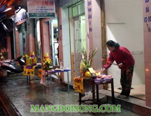 Cúng giao thừa 2016 trong nhà - ngoài trời - cần chuẩn bị những gì - bài văn khấn cúng giao thừa - những phong tục trong đêm giao thừa 4