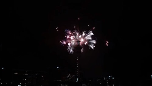 Điểm bắn pháo hoa đầu tiên chào đón năm mới 2016 tại Newzeland 3