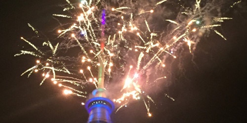 Điểm bắn pháo hoa đầu tiên chào đón năm mới 2016 tại Newzeland 4