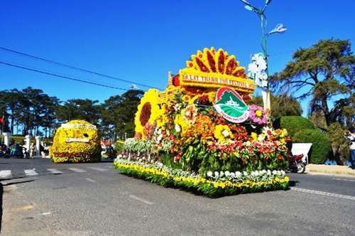 Festival hoa Đà Lạt 2015 đẹp rực rỡ độc đáo hấp dẫn cho kỳ nghỉ tết dương lịch 11