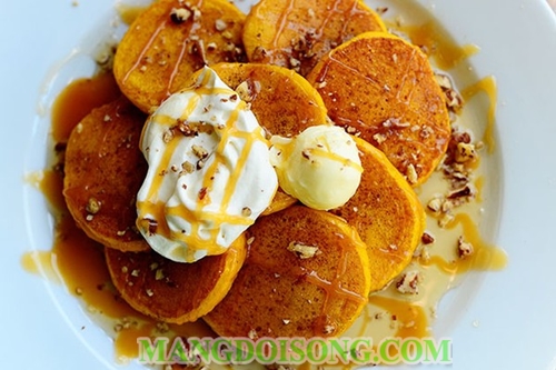 Món ngon Halloween bánh pancake bí ngô ngon xốp mềm tuyệt hảo 6