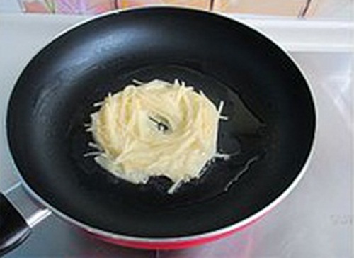 Cách làm bánh trứng chiên ngon với khoai tây cho bữa sáng đơn giản tại nhà 5
