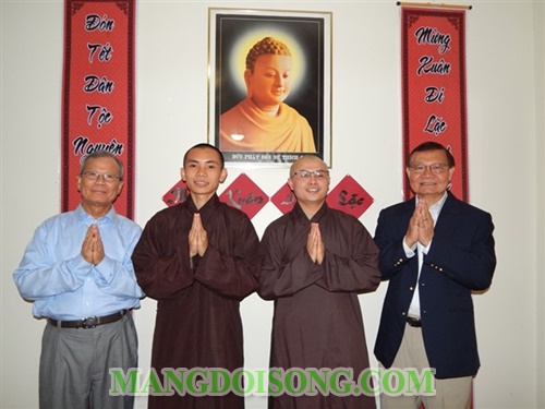Bài khấn khi đi chùa đầu năm ngày rằm - Đi chùa cần sắm lễ vật gì - Ý nghĩa của việc đi chùa lễ phật 4