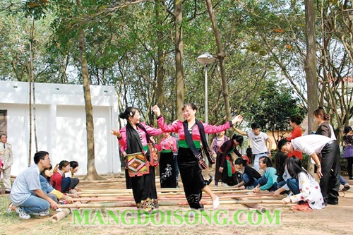 Bắn pháo hoa tết 2017 Đinh Dậu - Địa điểm vui chơi tết Đinh Dậu 2017 trên khắp cả nước 10