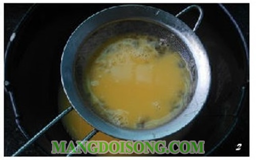 Cách chiên trứng ngon cuộn kim chi thơm nồng ấm áp ngày đông 2