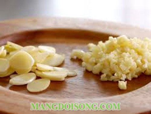 Cách đuổi muỗi bằng tỏi ra khỏi phòng tại nhà đơn giản mà hiệu quả nhất không dùng hóa chất 3