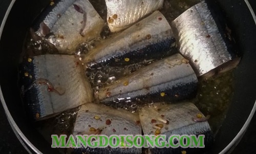 Cách kho cá thu nhật ngon với cà chua đậm đà cho bữa cơm gia đình 3