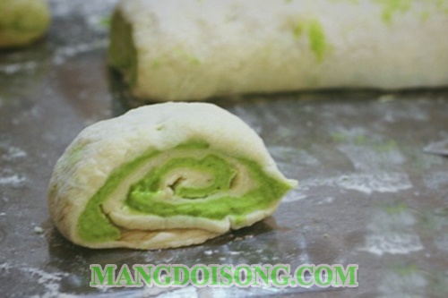 Cách làm bánh bao chay lá dứa 2 màu thơm ngon hảo hạng cho ngày rằm 9