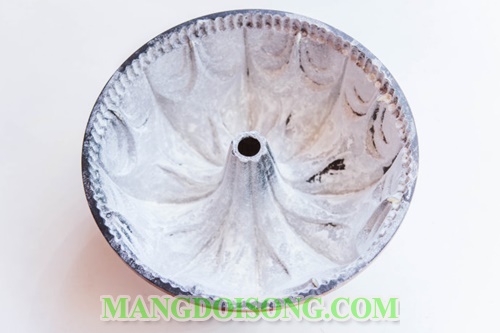 Cách làm bánh bông lan dứa thơm ngon bắt mắt đơn giản tại nhà 1