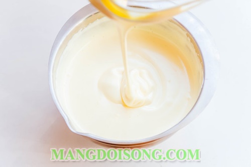 Cách làm bánh bông lan dứa thơm ngon bắt mắt đơn giản tại nhà 6