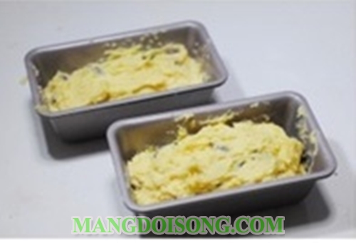 Cách làm bánh bông lan nướng nhân nho khô ngon đơn giản tại nhà mềm xốp vị chua ngọt 8