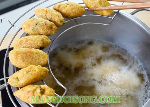 Cách làm bánh cay khoai mì ngon ấm áp ngày đông lạnh giá 10