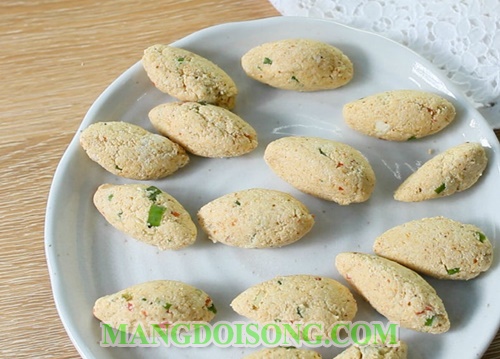Cách làm bánh cay khoai mì ngon ấm áp ngày đông lạnh giá 9