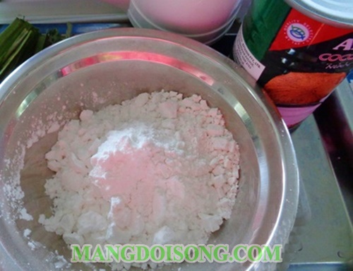 Cách làm bánh lọt nước cốt dừa hương lá dứa thơm ngon tươi mát cho ngày hè 1