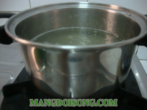 Cách làm bánh lọt nước cốt dừa hương lá dứa thơm ngon tươi mát cho ngày hè 10