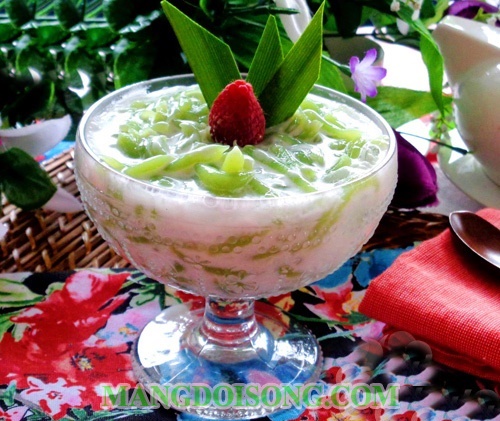 Cách làm bánh lọt nước cốt dừa hương lá dứa thơm ngon tươi mát cho ngày hè 11