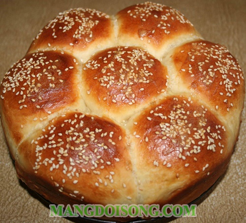 Cách làm bánh mì ngọt bơ sữa đơn giản tại nhà cho tháng rằm 12