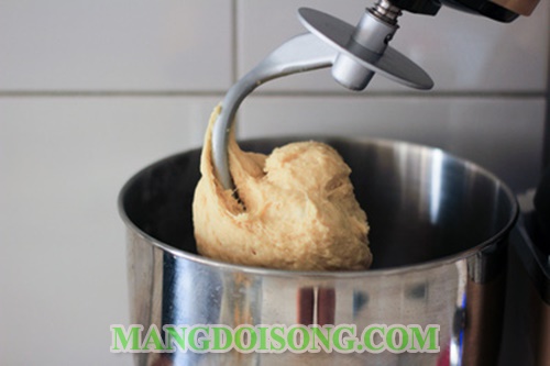 Cách làm bánh mì ngọt bơ sữa đơn giản tại nhà cho tháng rằm 2