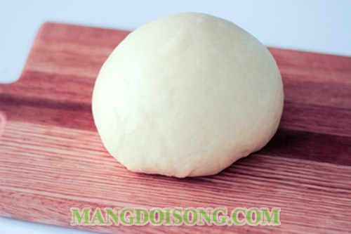 Cách làm bánh mì ngọt bơ sữa đơn giản tại nhà cho tháng rằm 3