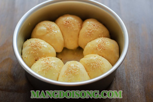 Cách làm bánh mì ngọt bơ sữa đơn giản tại nhà cho tháng rằm 9