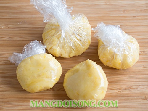 Cách làm bánh quy bơ ngon nhân dứa thơm mát cho ngày tết thêm may mắn 3