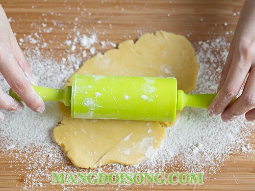 Cách làm bánh quy bơ ngon nhân dứa thơm mát cho ngày tết thêm may mắn 5