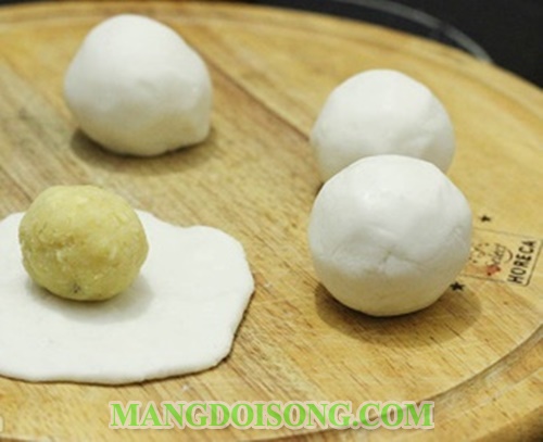 Cách làm bánh rán ngọt Hà Nội đơn giản nhất với nhân đậu xanh lúc lắc vỏ bao vừng 11