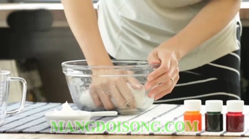 Cách làm bánh trung thu dẻo lạnh chay tại nhà với nhiều màu sắc hấp dẫn như cầu vồng bắt mắt 4