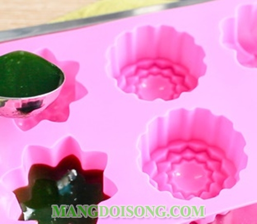 Cách làm bánh trung thu rau câu nhân bánh flan thơm ngon kiểu mới vô cùng hấp dẫn 12