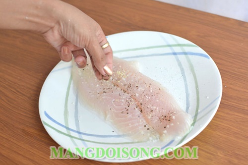 Cách làm cá hấp bia bằng nồi cơm điện ngon thơm lừng dùng làm món ăn cơm hay nhậu đều tuyệt 2