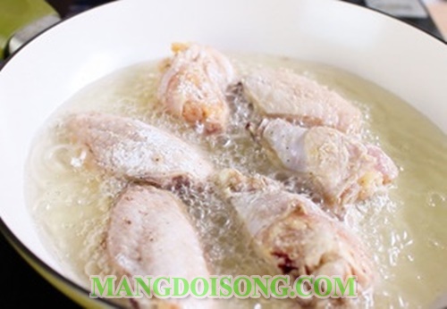 Cách làm cánh gà chiên mắm ngon đơn giản làm quà tặng vợ ngày 20-10 5