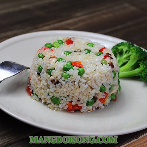 Cách làm cơm chiên chay ngọc bích ngon giòn đơn giản tại nhà 6