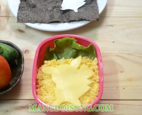Cách làm cơm hộp bento nhật bản phiên bản pikachu pokemon vô cùng hấp dẫn đẹp mắt 6