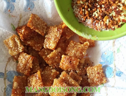 Cách làm da heo chiên giòn tẩm muối ớt không cần phơi nắng 7