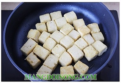 Cách làm đậu phụ sốt cà chua ngon đơn giản cho bữa cơm gia đình thêm ấm áp 3