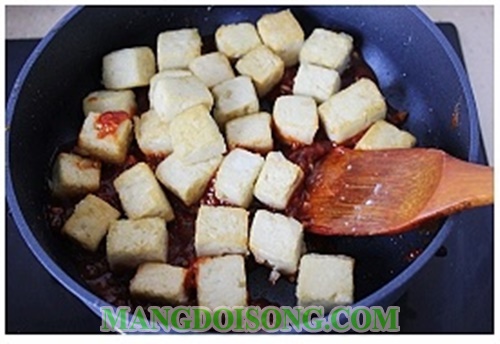 Cách làm đậu phụ sốt cà chua ngon đơn giản cho bữa cơm gia đình thêm ấm áp 5