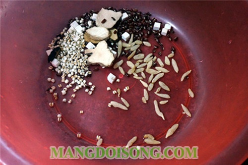 Cách làm gà hầm thuốc bắc ngon cho bà bầu bà đẻ đơn giản tại nhà2