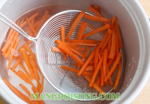 Cách làm giò bì ngon hình hoa cực đẹp cho ngày tết 5
