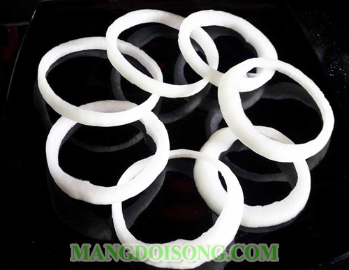 Cách làm hành tây chiên giòn giả làm mực chay ngon hấp dân cho tháng rằm 2