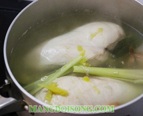 Cách làm khô gà xé cay tại nhà không cần lò nướng ngon như mua trong siêu thị cho ngày tết 2